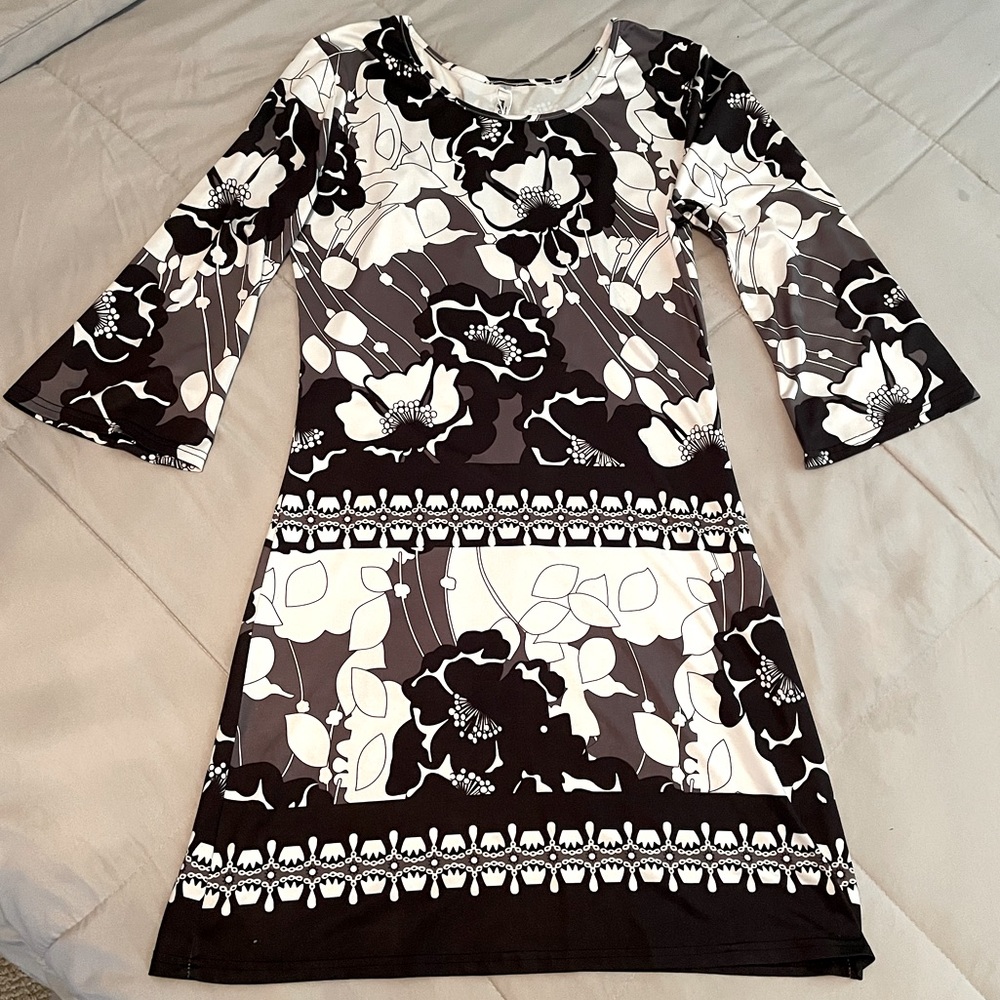 White Mark quarter sleeve dress